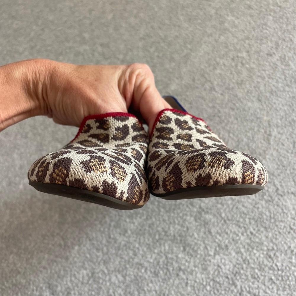 Rothys The Loafer Mocha Spot Retired Knit Flats Red Trim Womens Size 8 - Picture 5 of 7